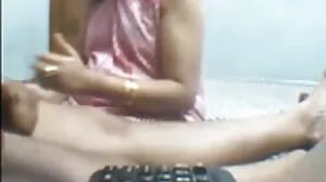 ආධුනික Brunette පරිණත සරාගී