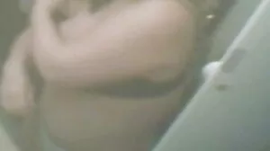 Hot Sexy Babes විශාල කුකුළන් උරා බොයි